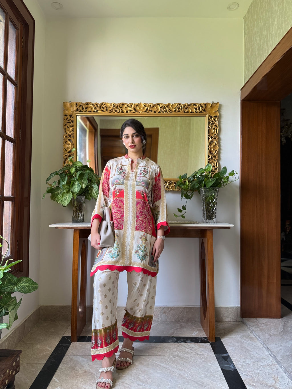 Elara Set