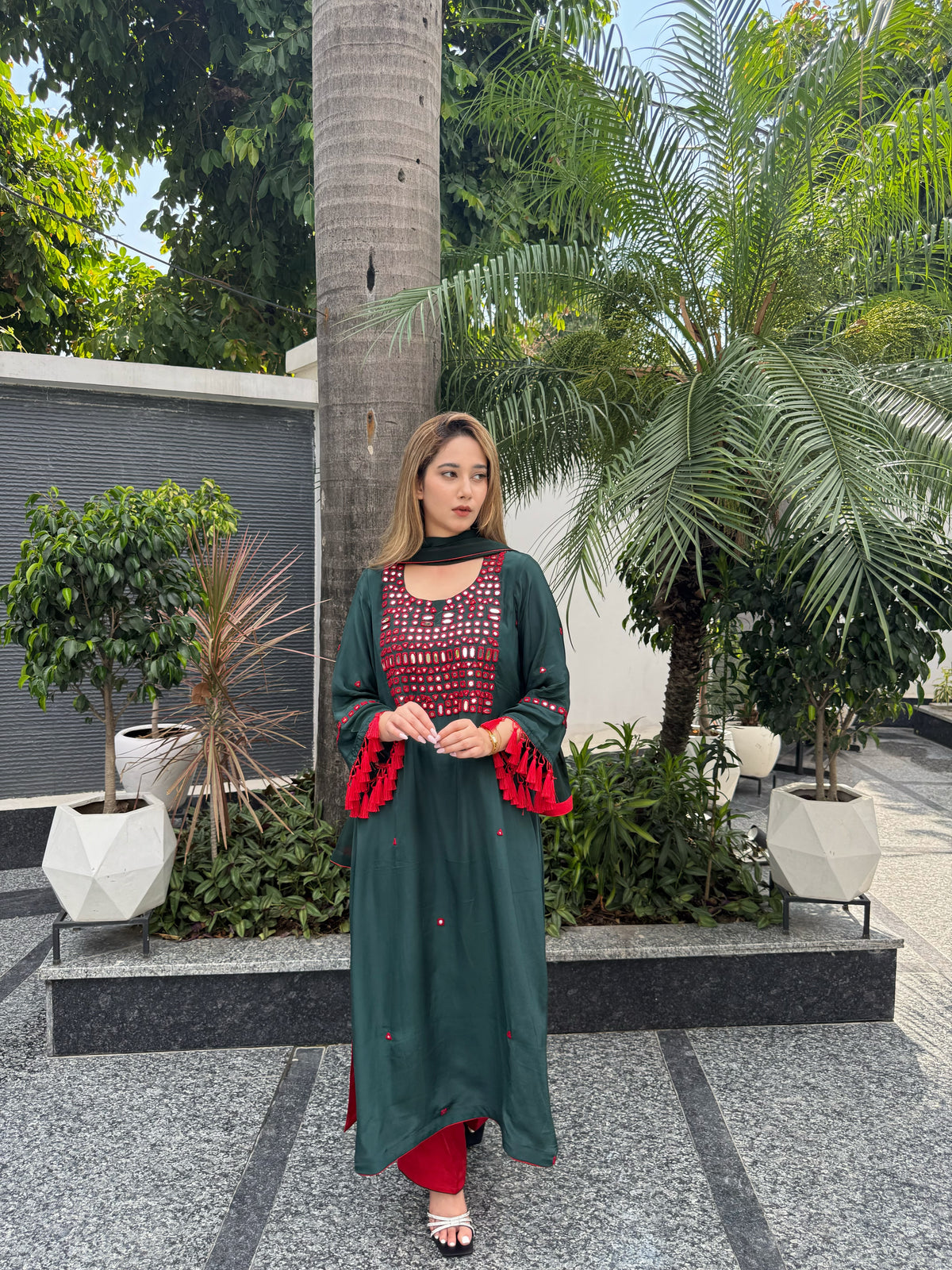 Sheesha Noor Kaftan
